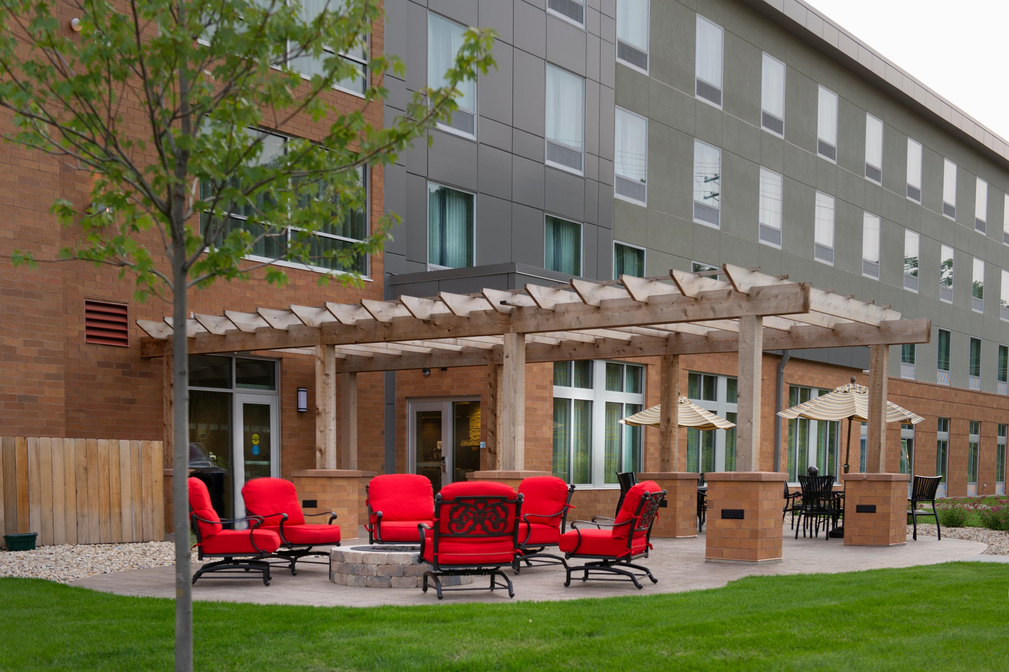 Holiday Inn Express And Suites Madison Central By Ihg Eksteriør bilde