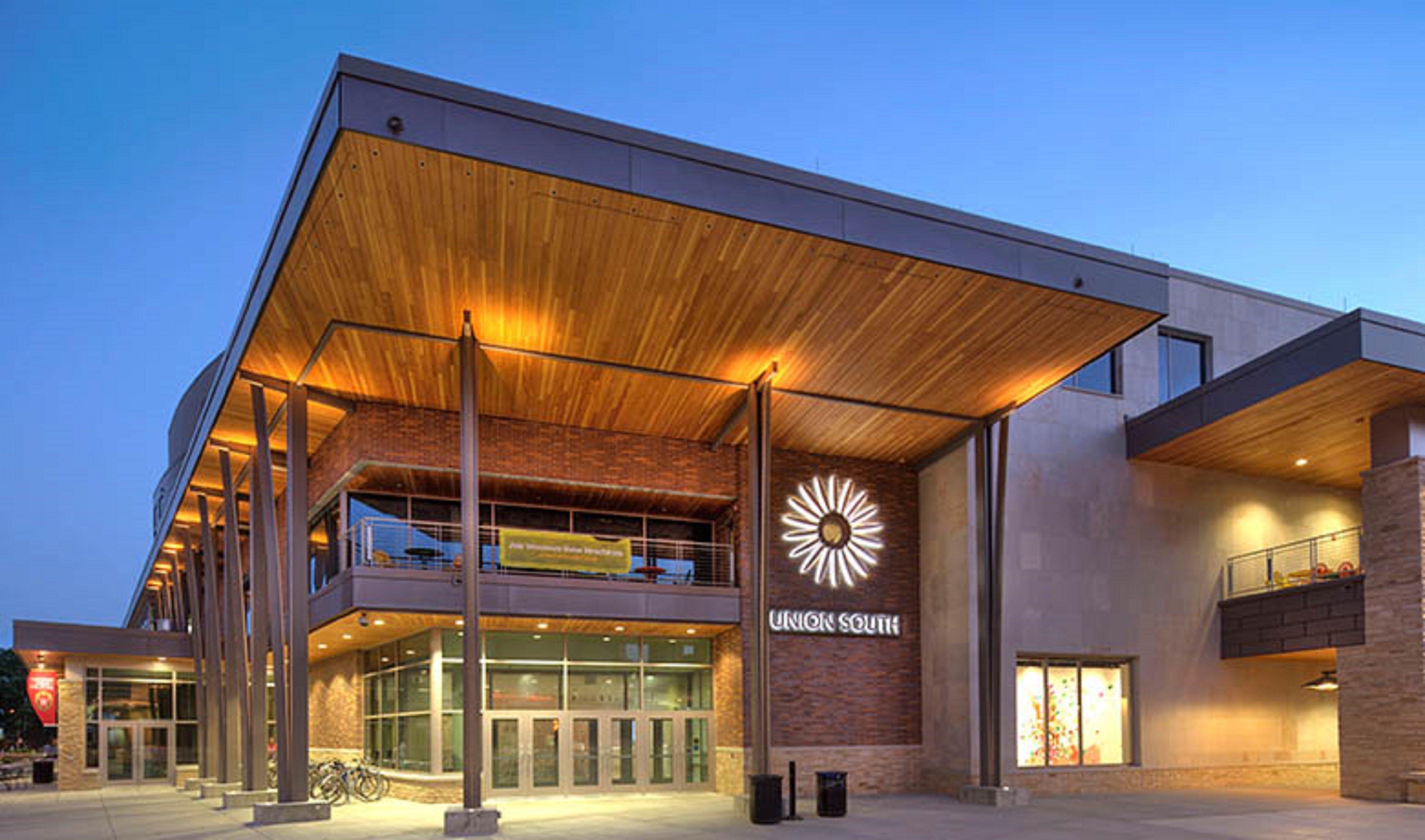 Holiday Inn Express And Suites Madison Central By Ihg Eksteriør bilde
