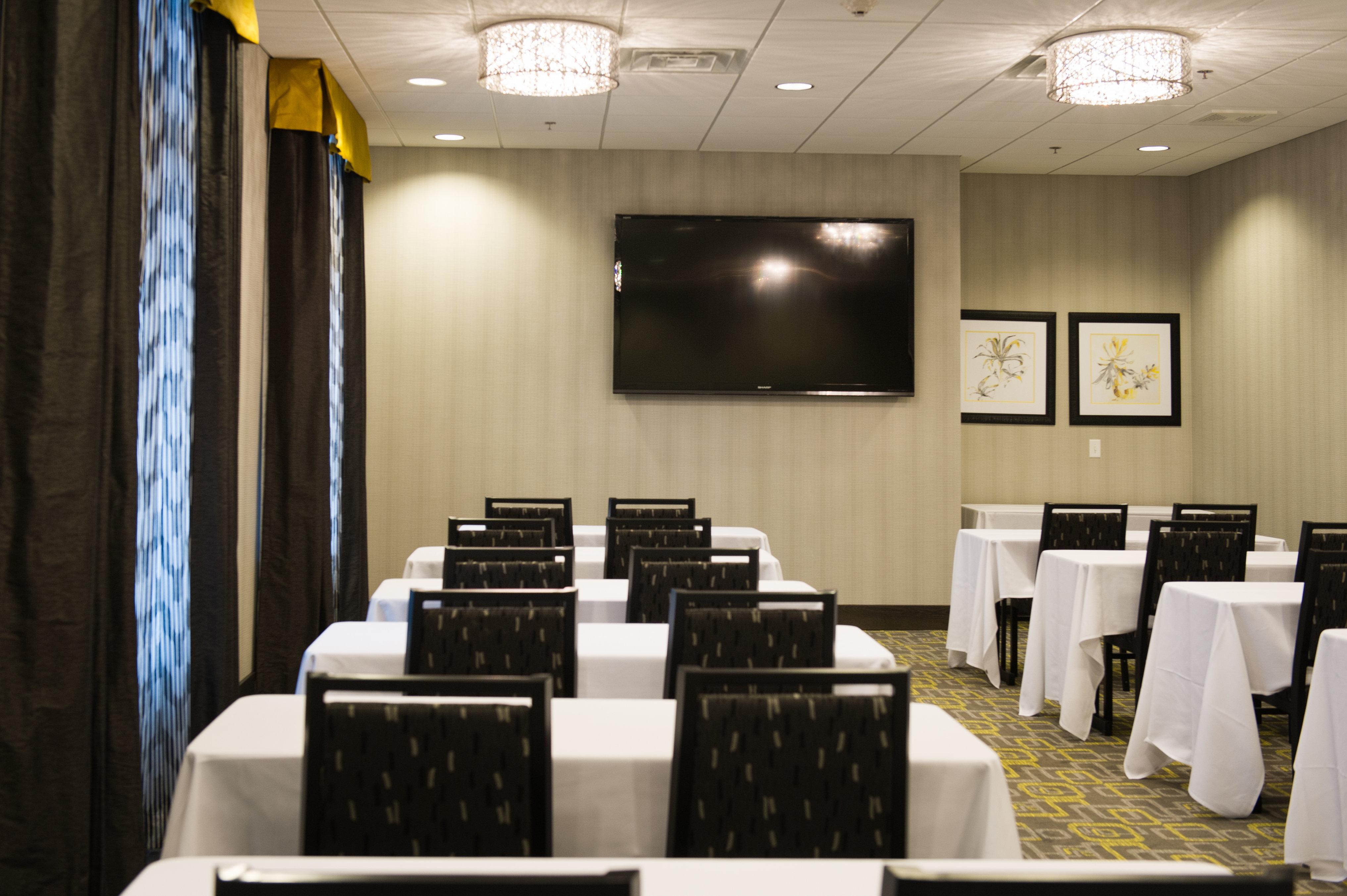 Holiday Inn Express And Suites Madison Central By Ihg Eksteriør bilde